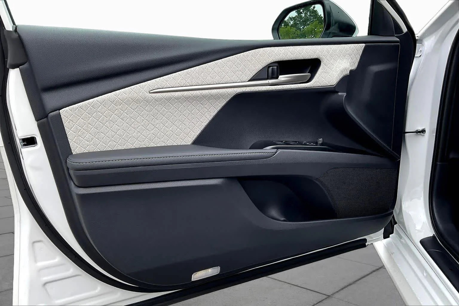 New 2026 Wind Chill Pearl Toyota XLE image 10