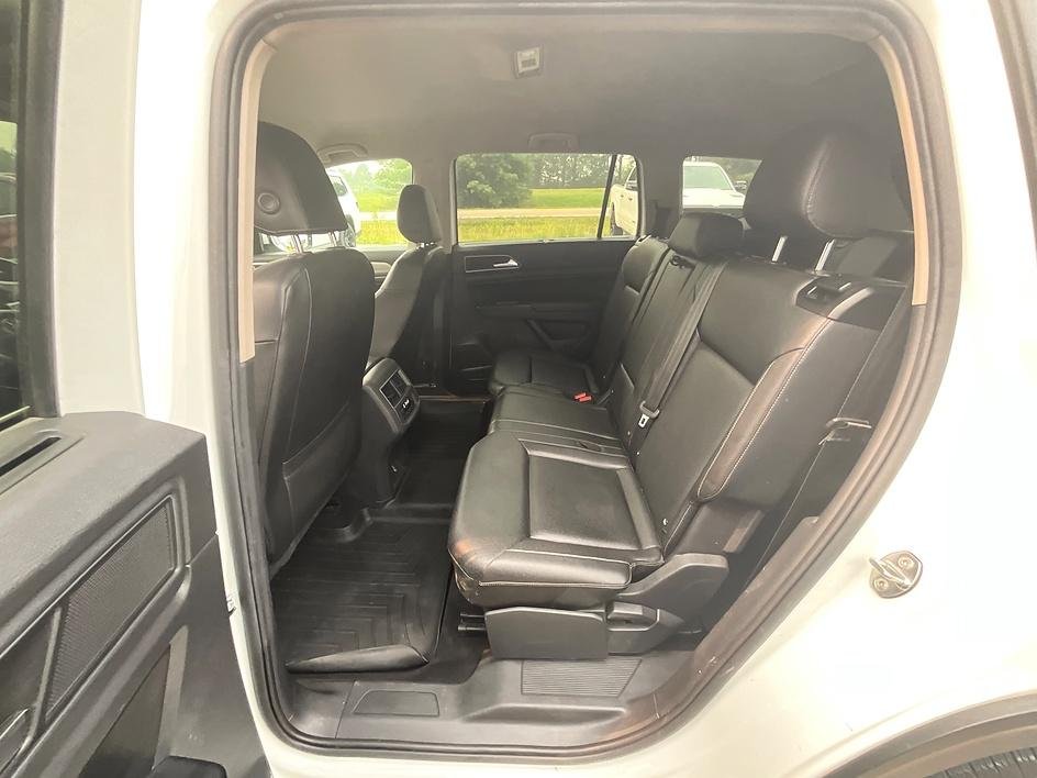 Used 2019 White Volkswagen 2.0T SE image 28