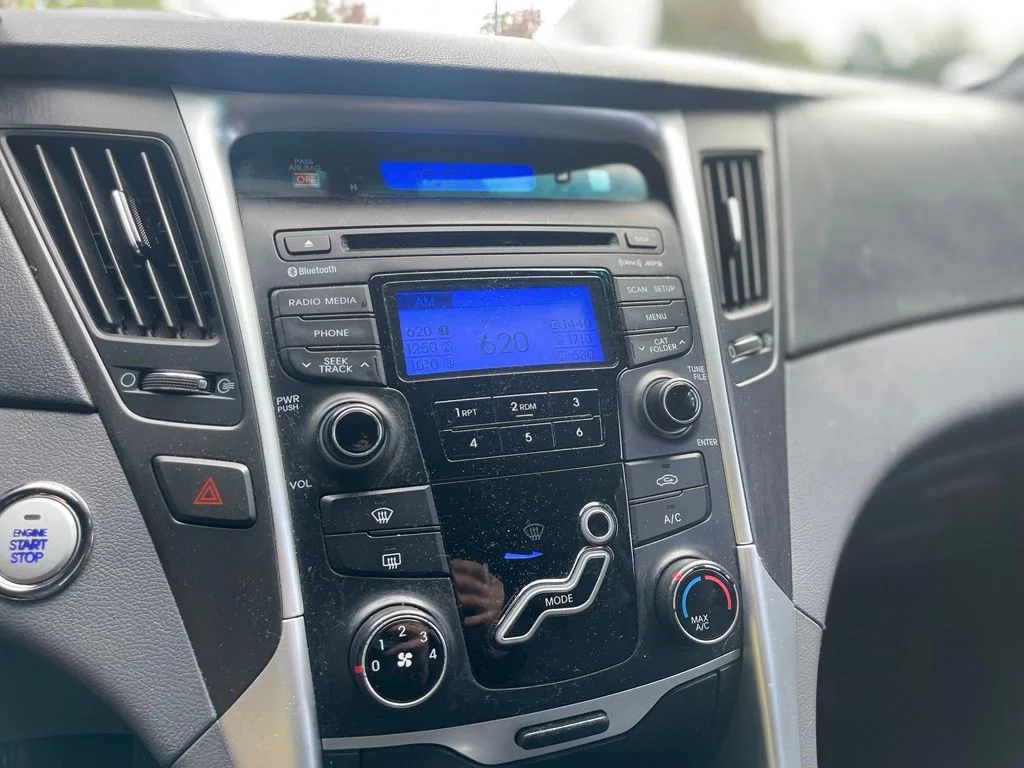 Used 2013 Pacific Blue Pearl Mica Hyundai SE image 15