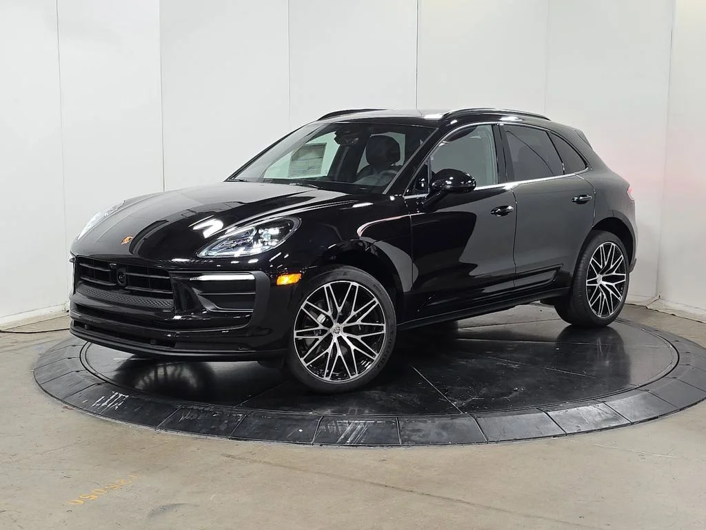 2025 Porsche Macan's photo
