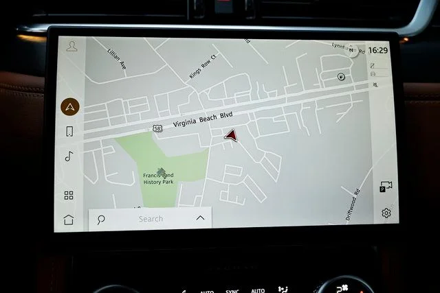 2026 Jaguar F-Pace R-Dynamic S - Photo 42