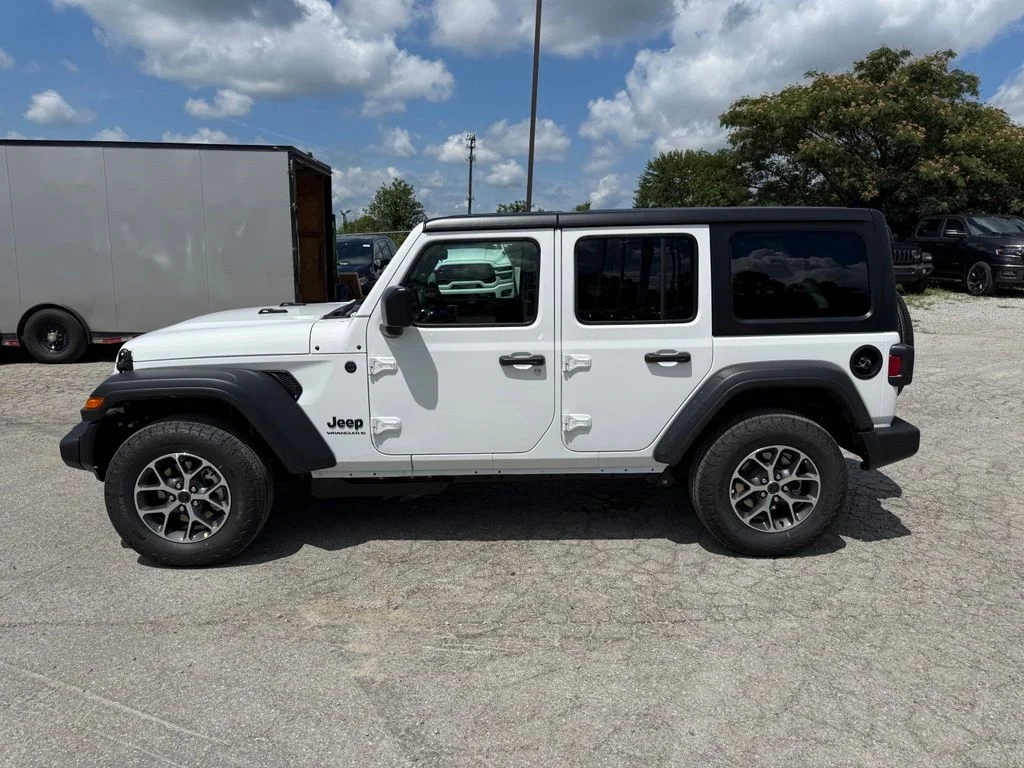 New 2026 Bright White Clear-Coat Exterior Paint Jeep Sport S image 9