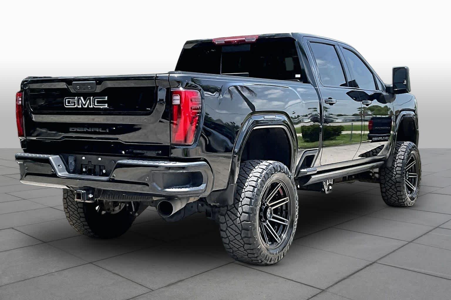 Used 2024 Onyx Black GMC Denali Ultimate image 13