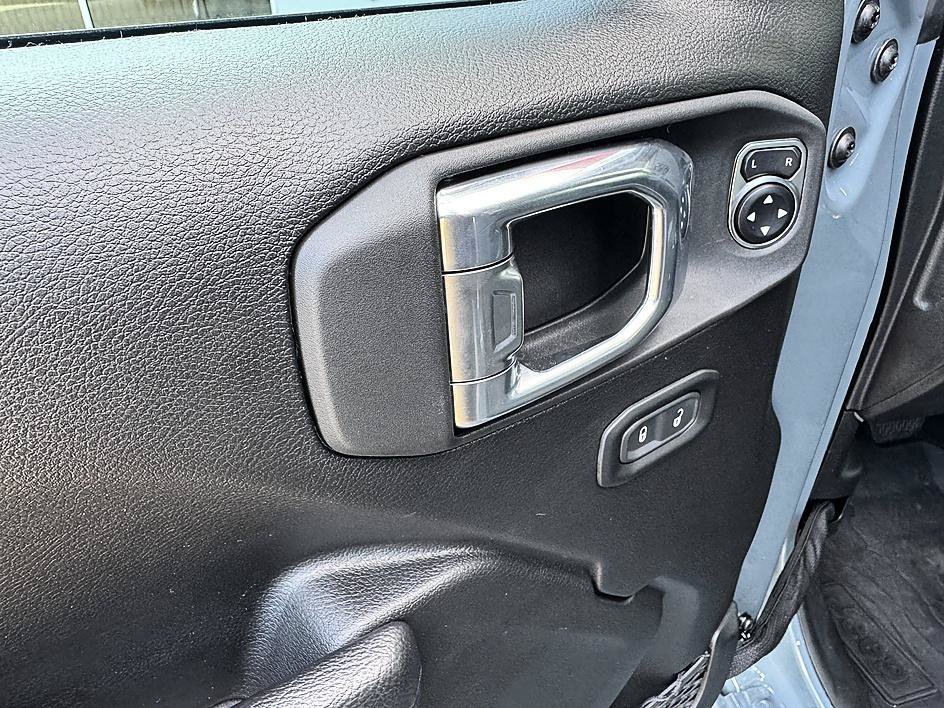 Used 2024 Anvil Clear Coat Jeep Rubicon image 10