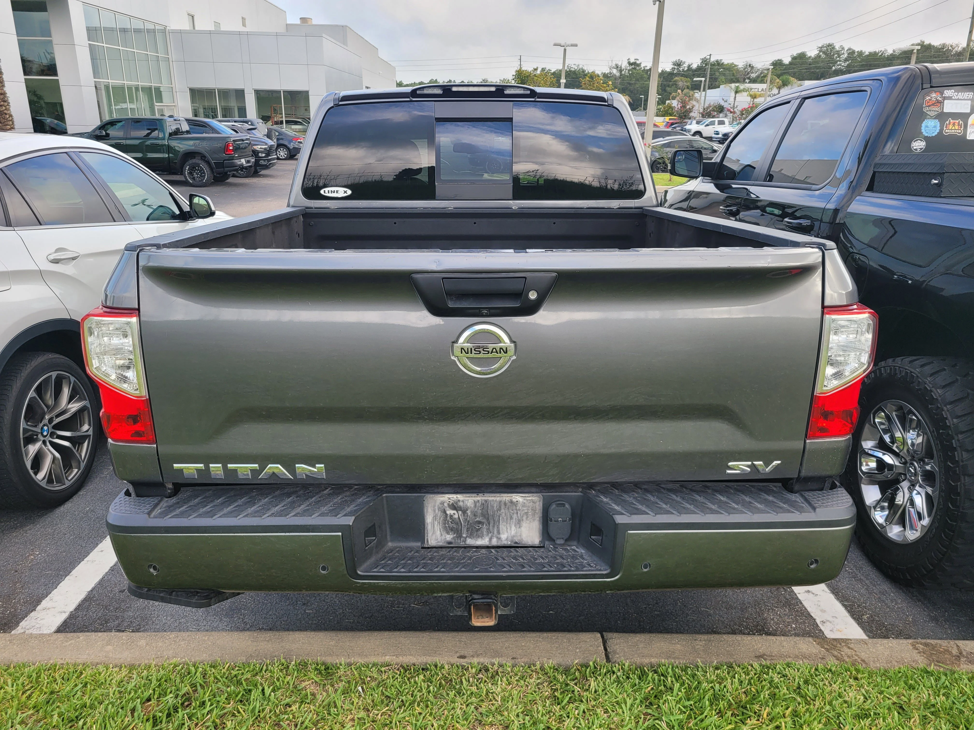 Used 2021 Gun Metallic Nissan SV image 5