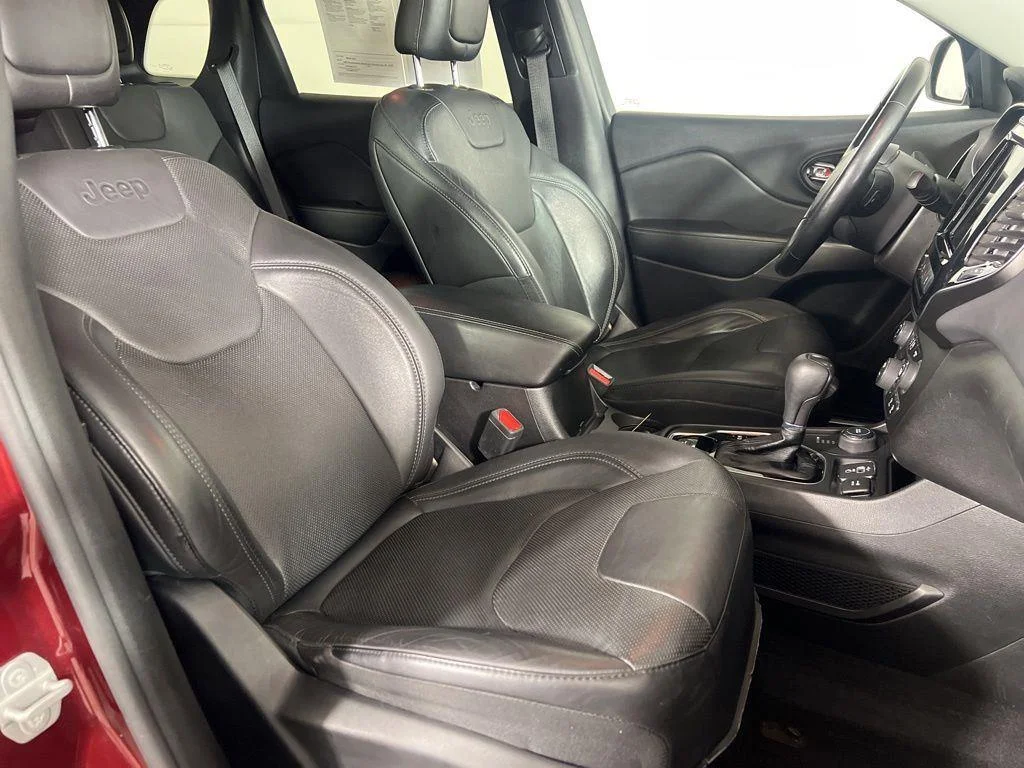 Used 2021 Velvet Red Pearlcoat Jeep Limited image 10
