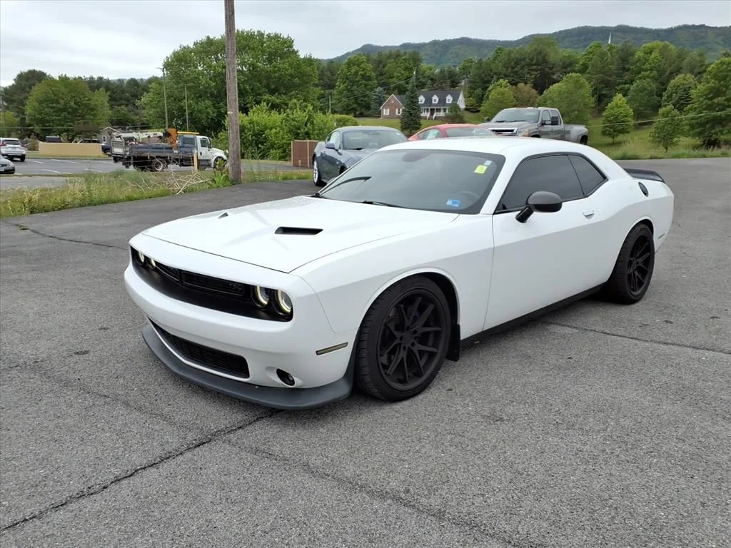 2018 Dodge Challenger R/T's photo