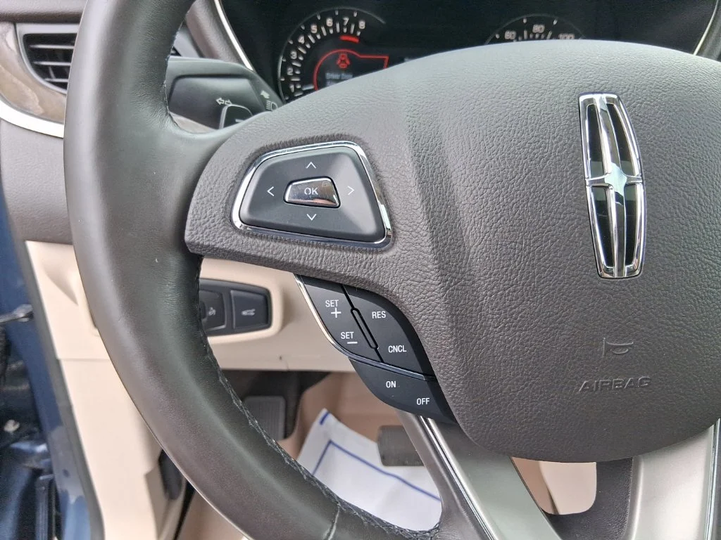 Used 2018 Diamond Lincoln Reserve image 18