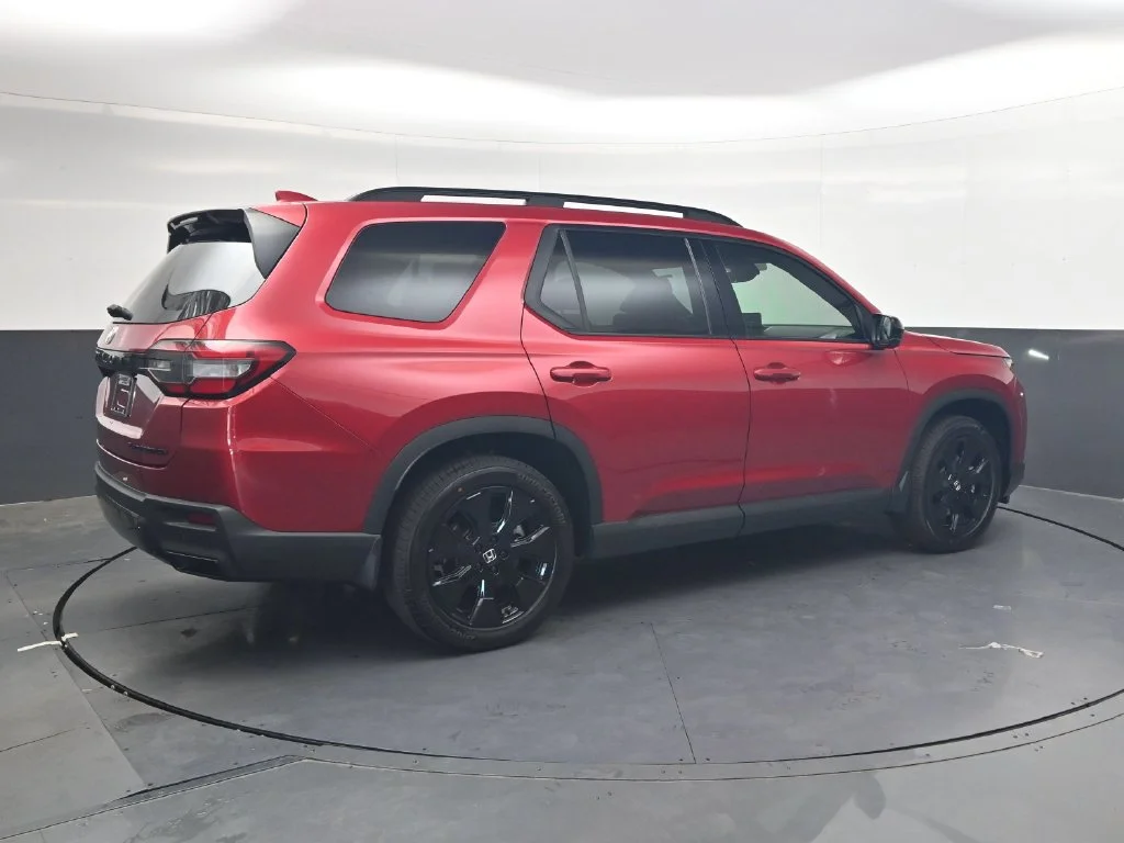 New 2026 Radiant Red Metallic II Honda Black Edition image 4