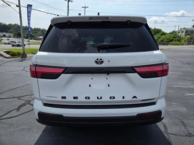 Used 2025 White Toyota SR5 image 7