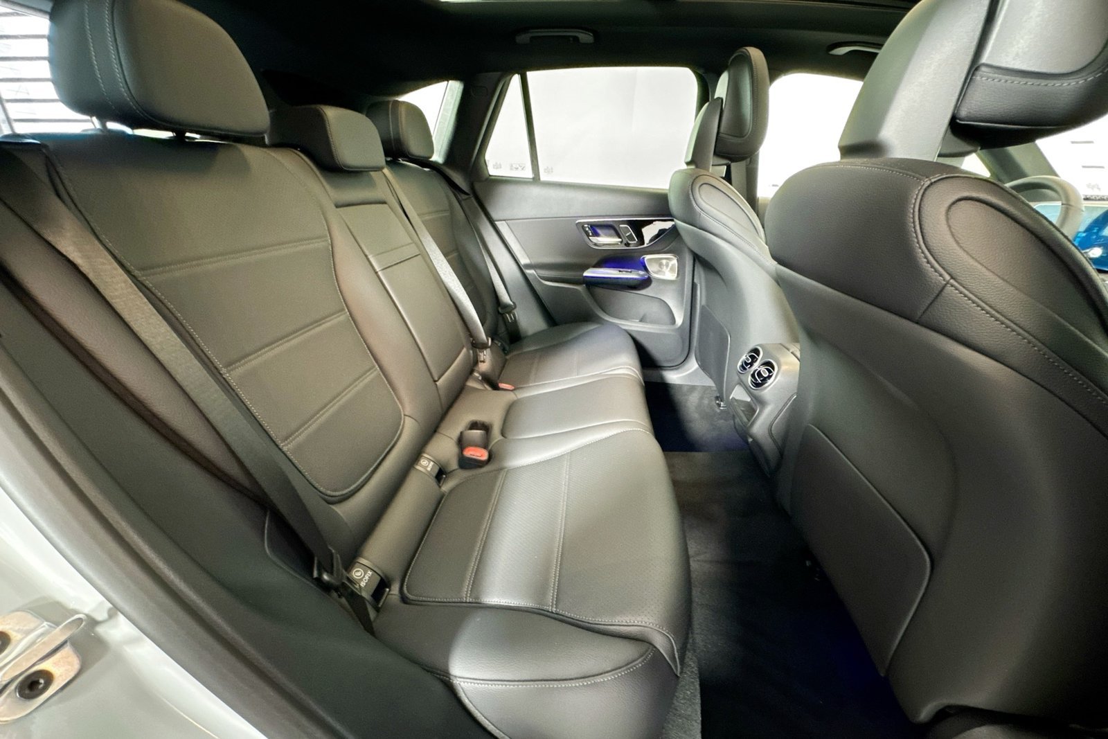 New 2026 MANUFAKTUR Alpine Grey Mercedes-Benz GLC 300 image 25