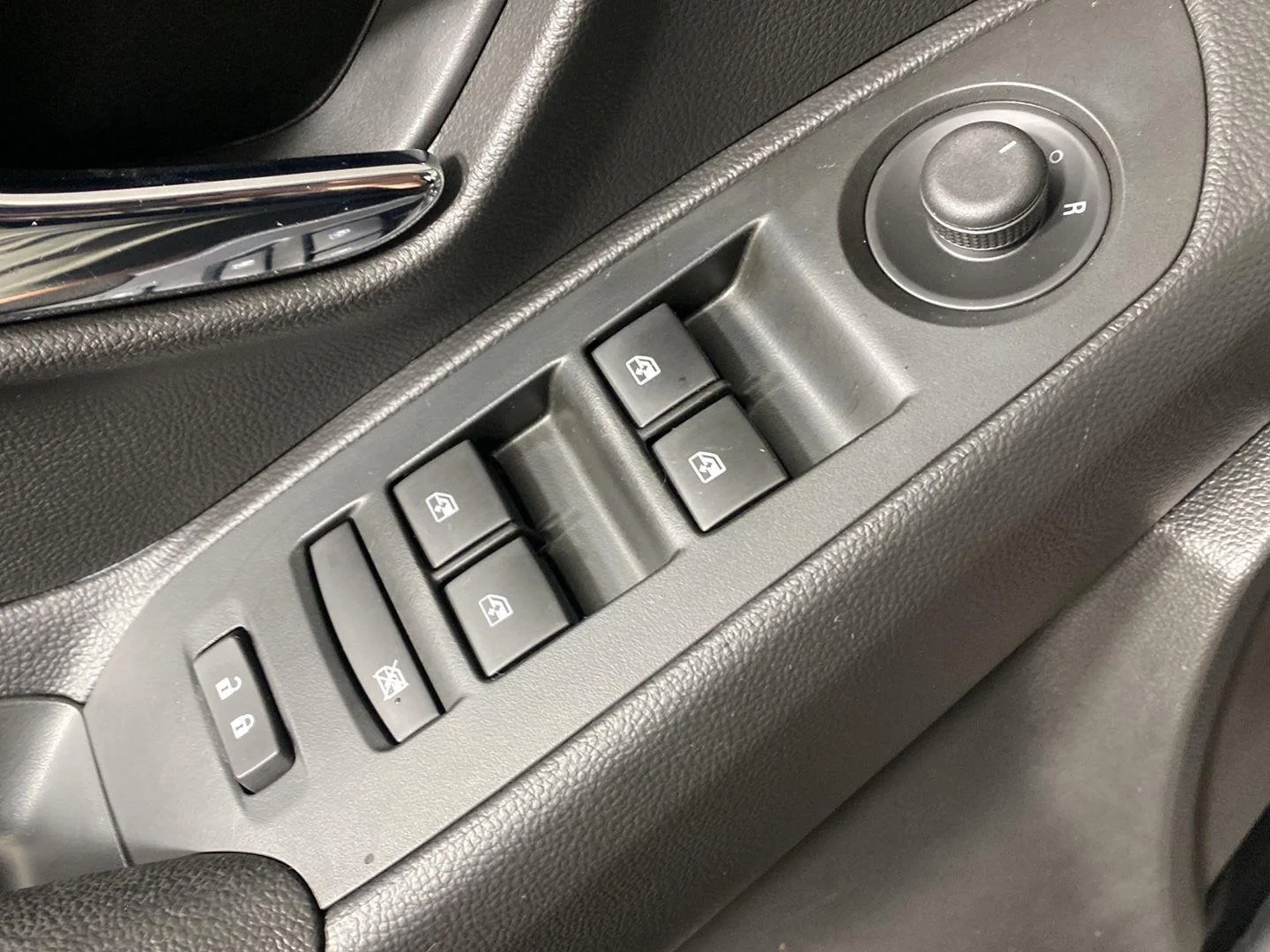 Used 2020 Mosaic Black Metallic Chevrolet LT image 27