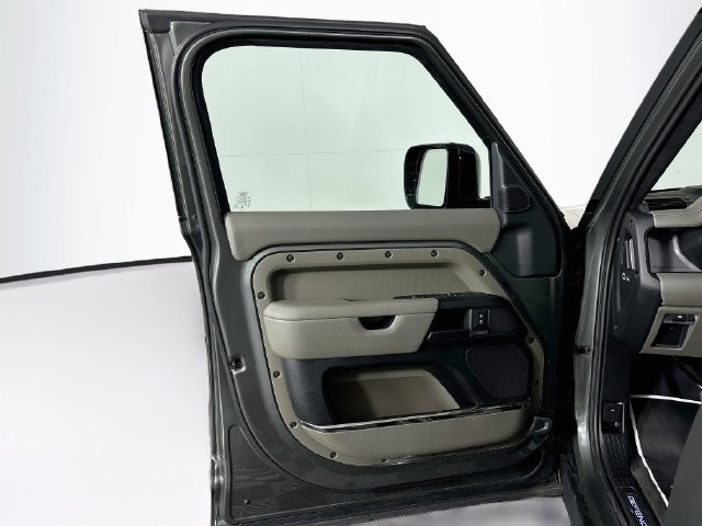 Certified Used 2025 Faroe Green Land Rover OCTA image 11