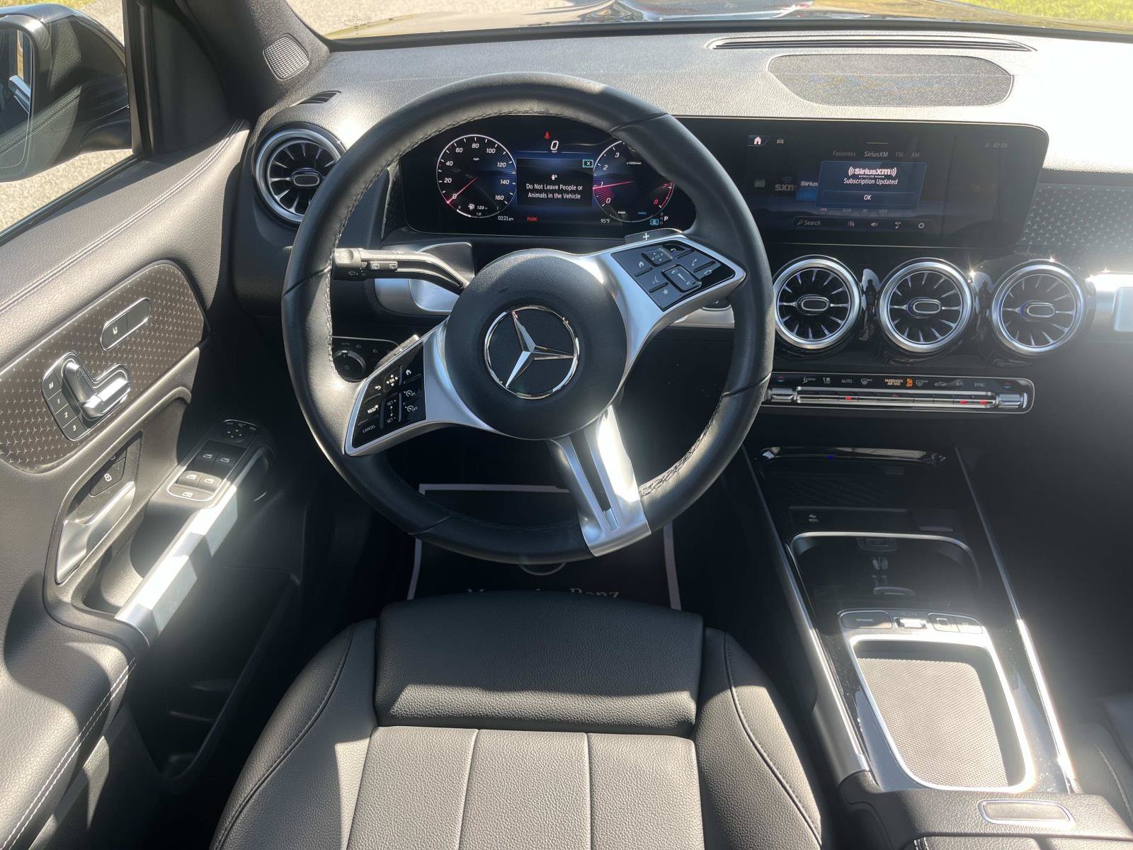 Used 2026 Night Black Mercedes-Benz GLB 250 image 14