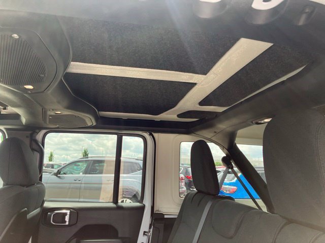 Used 2024 Bright White Clearcoat Jeep Rubicon image 27