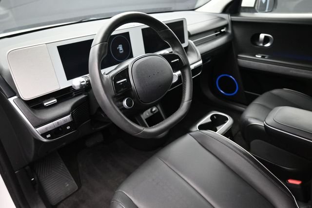 Used 2023 White Hyundai SEL image 17