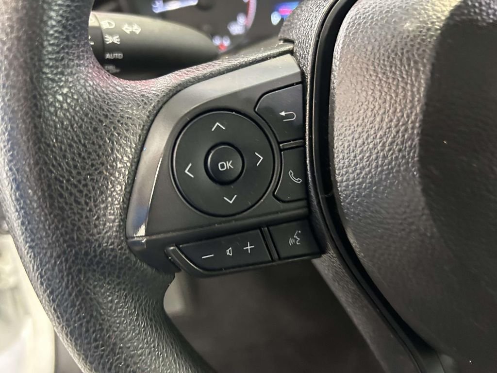 Used 2025 White Toyota LE image 19