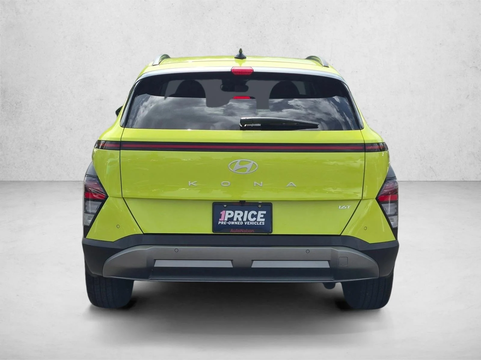 Used 2025 Neoteric Yellow Hyundai Limited image 7