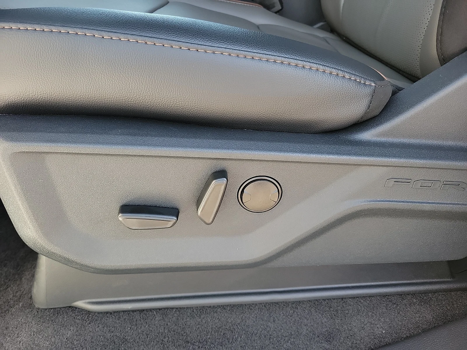 New 2026 Oxford White Ford Lariat&reg; image 13