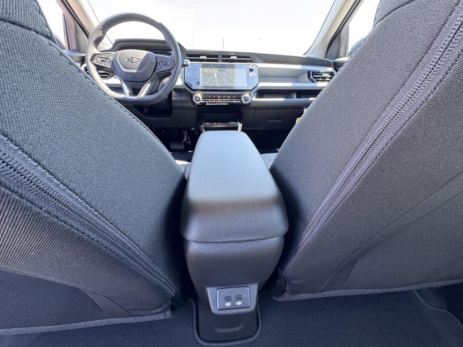 2027 Chevrolet Bolt LT - Photo 31