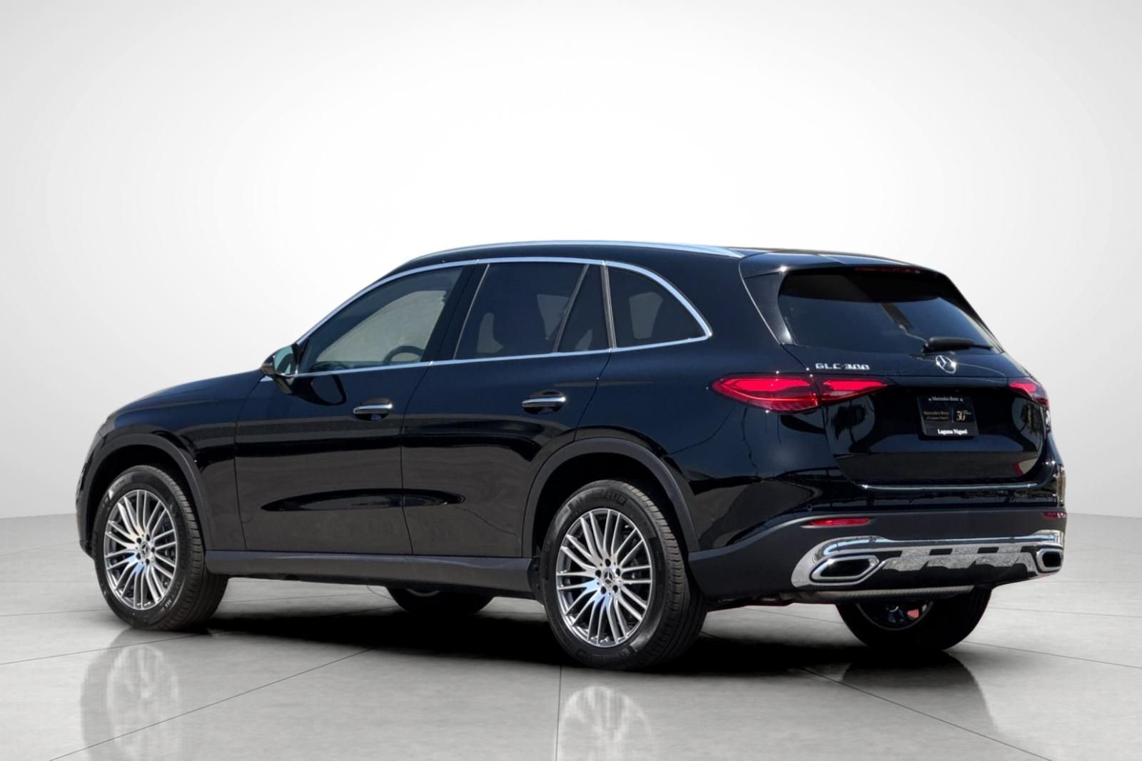 New 2026 Black Mercedes-Benz GLC 300 image 15