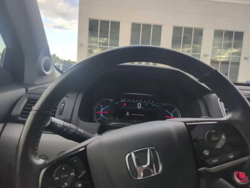 Used 2019 Lunar Silver Metallic Honda Elite image 7