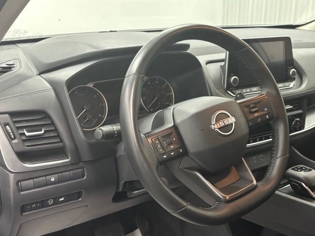 Used 2025 White Nissan SV image 19