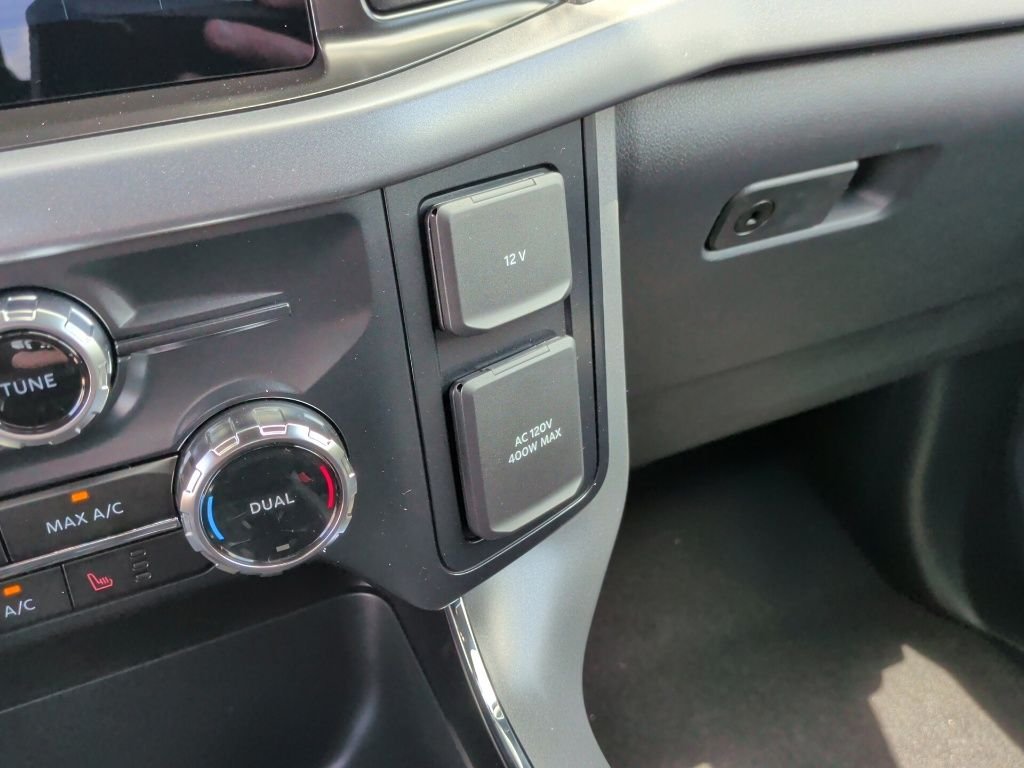 New 2026 Oxford White Ford XLT image 29
