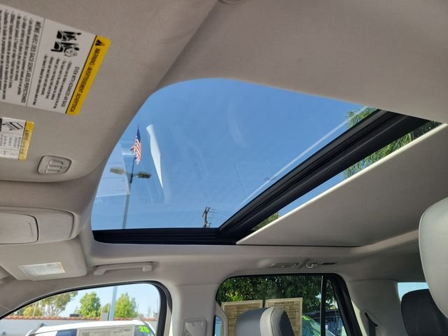 Certified Used 2025 Oxford White Ford Active image 16