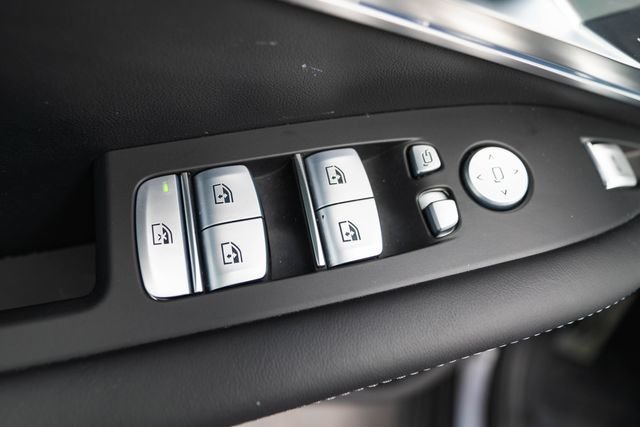 2025 BMW XM Base - Photo 25