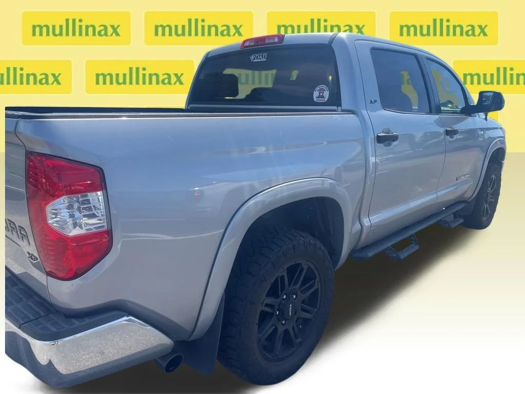 Used 2019 Silver Toyota SR5 5.7L V8 image 11