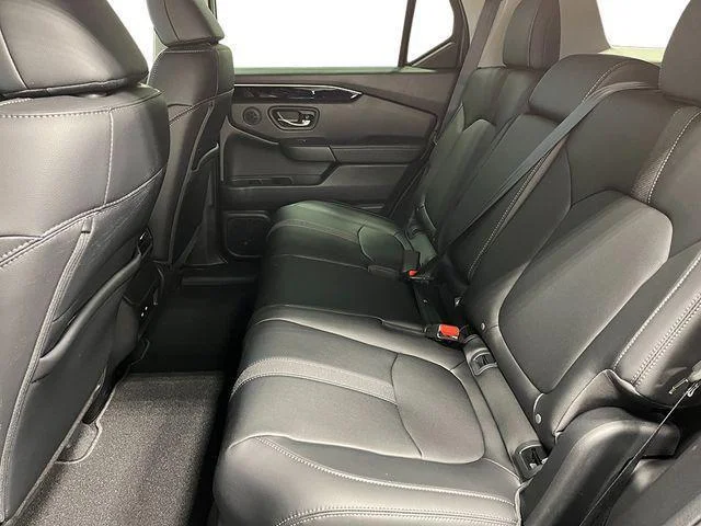 New 2026 White Honda AWD RTL image 23