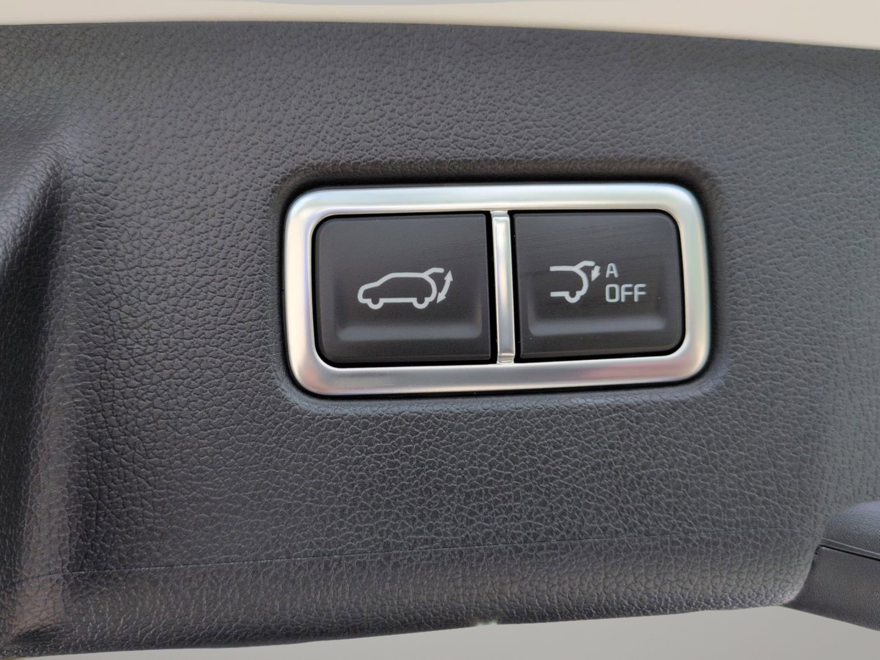 New 2026 Glacial White Kia X-Line EX image 17