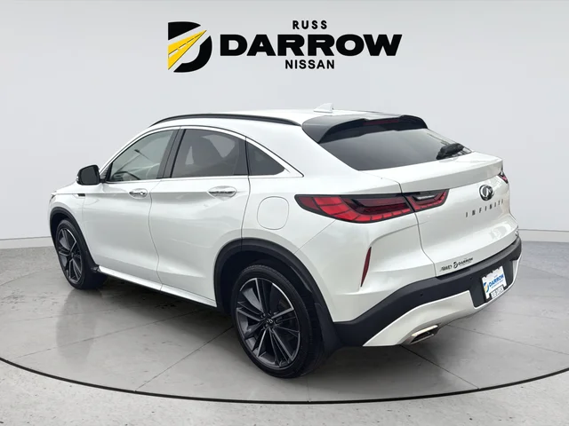 Used 2023 White INFINITI ESSENTIAL image 3