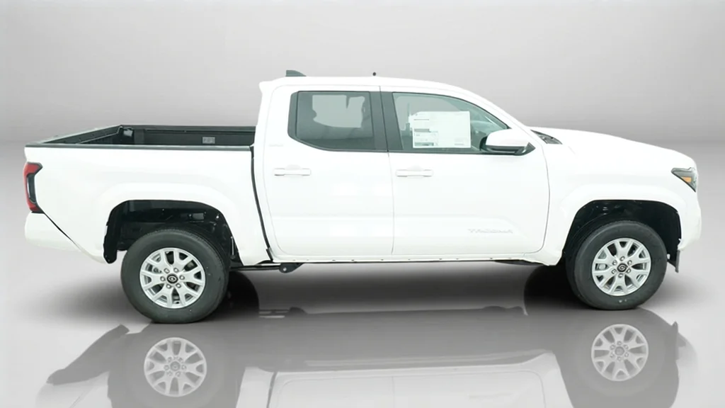 New 2026 Ice Cap Toyota SR5 image 7