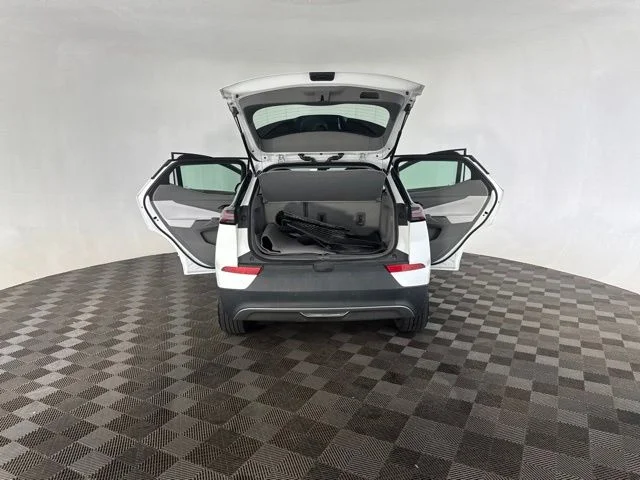 Used 2023 White Chevrolet Premier image 15