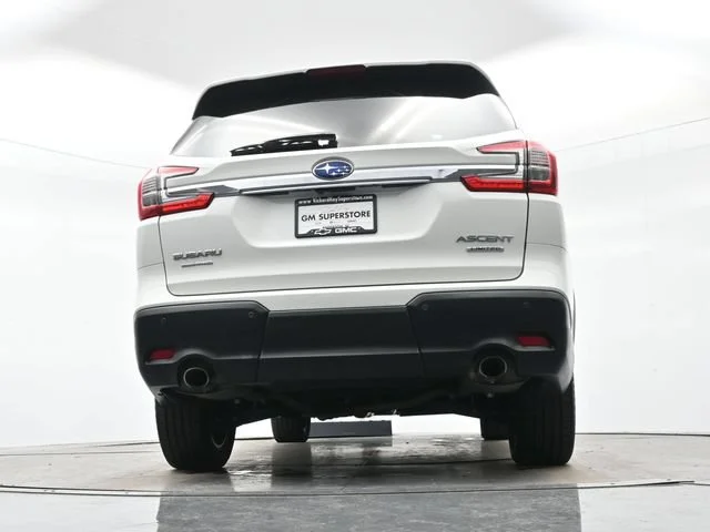 Used 2023 Crystal White Pea Subaru Limited image 32
