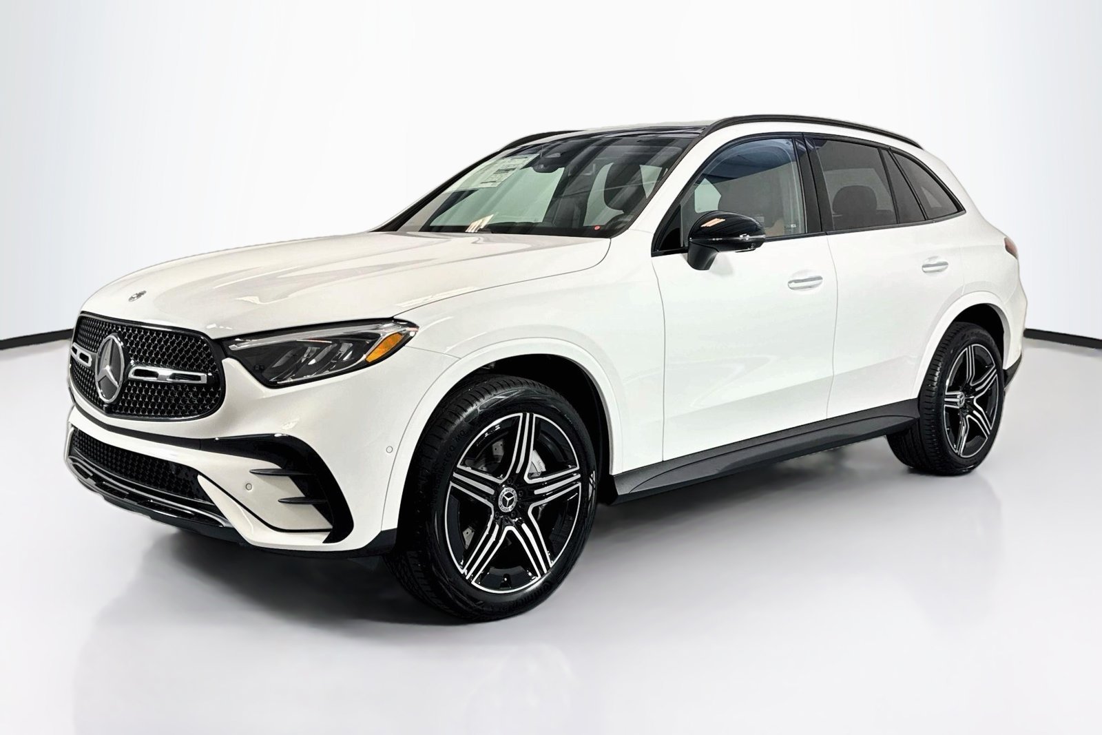 New 2026 Polar White Mercedes-Benz GLC 300 image 1