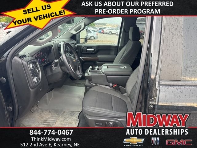 Used 2021 Black Chevrolet LT image 3