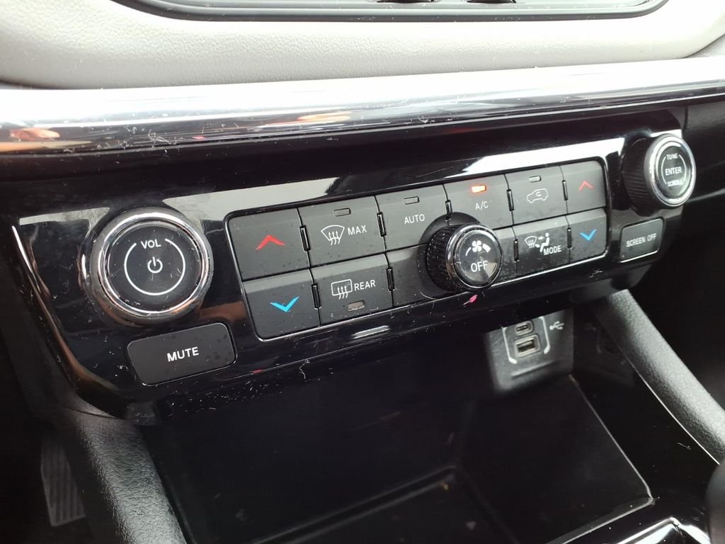 Certified Used 2022 Red Jeep Limited image 16