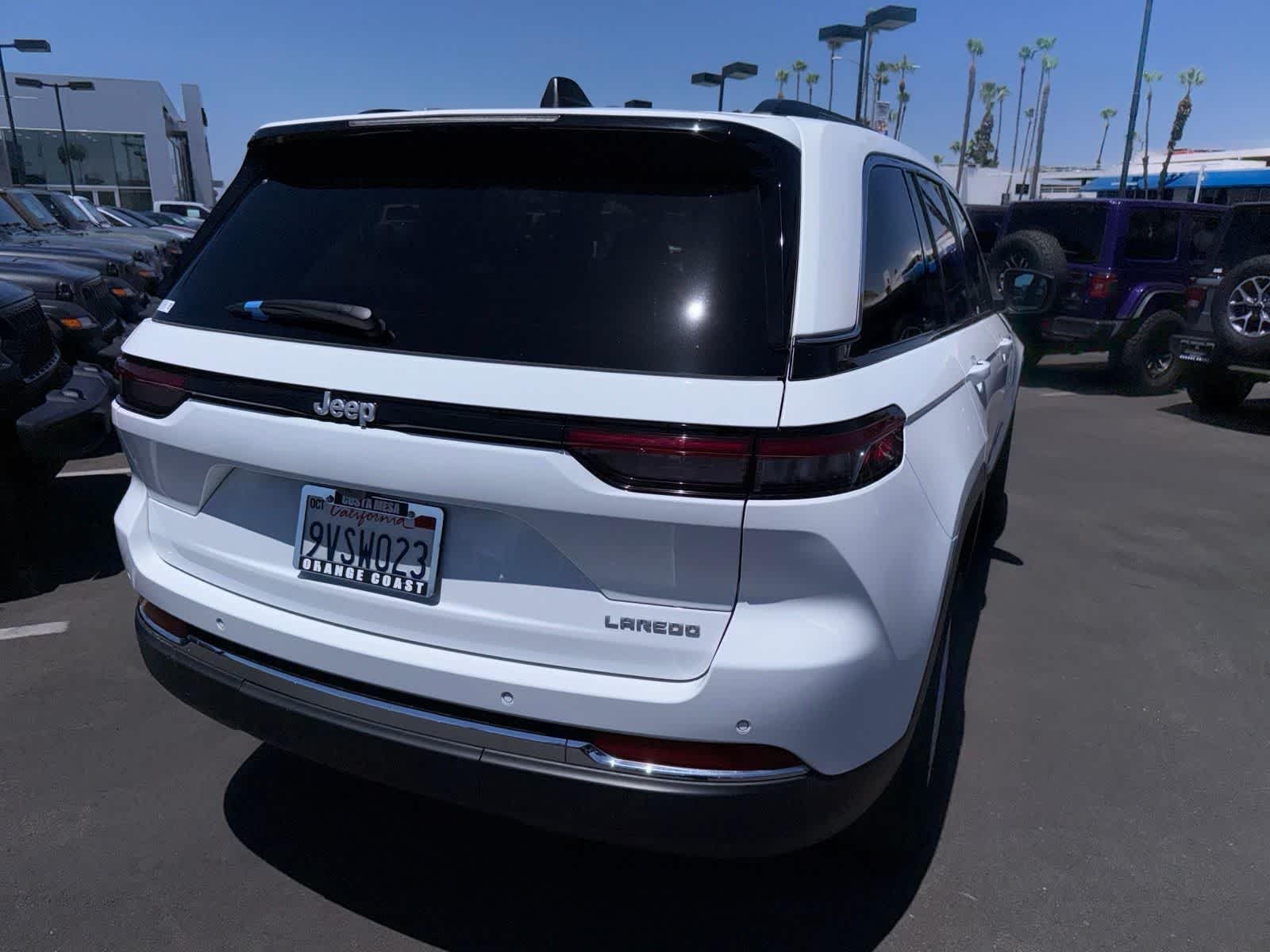 Used 2025 Bright White Clearcoat Jeep Laredo X image 16
