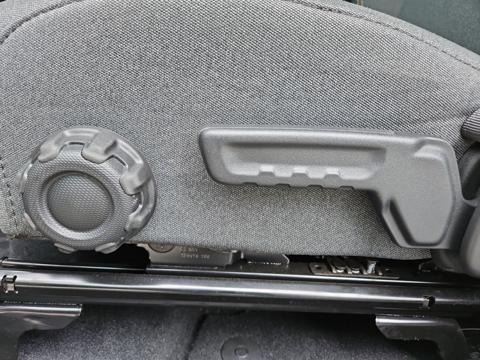 Used 2024 White Jeep Sport S image 21