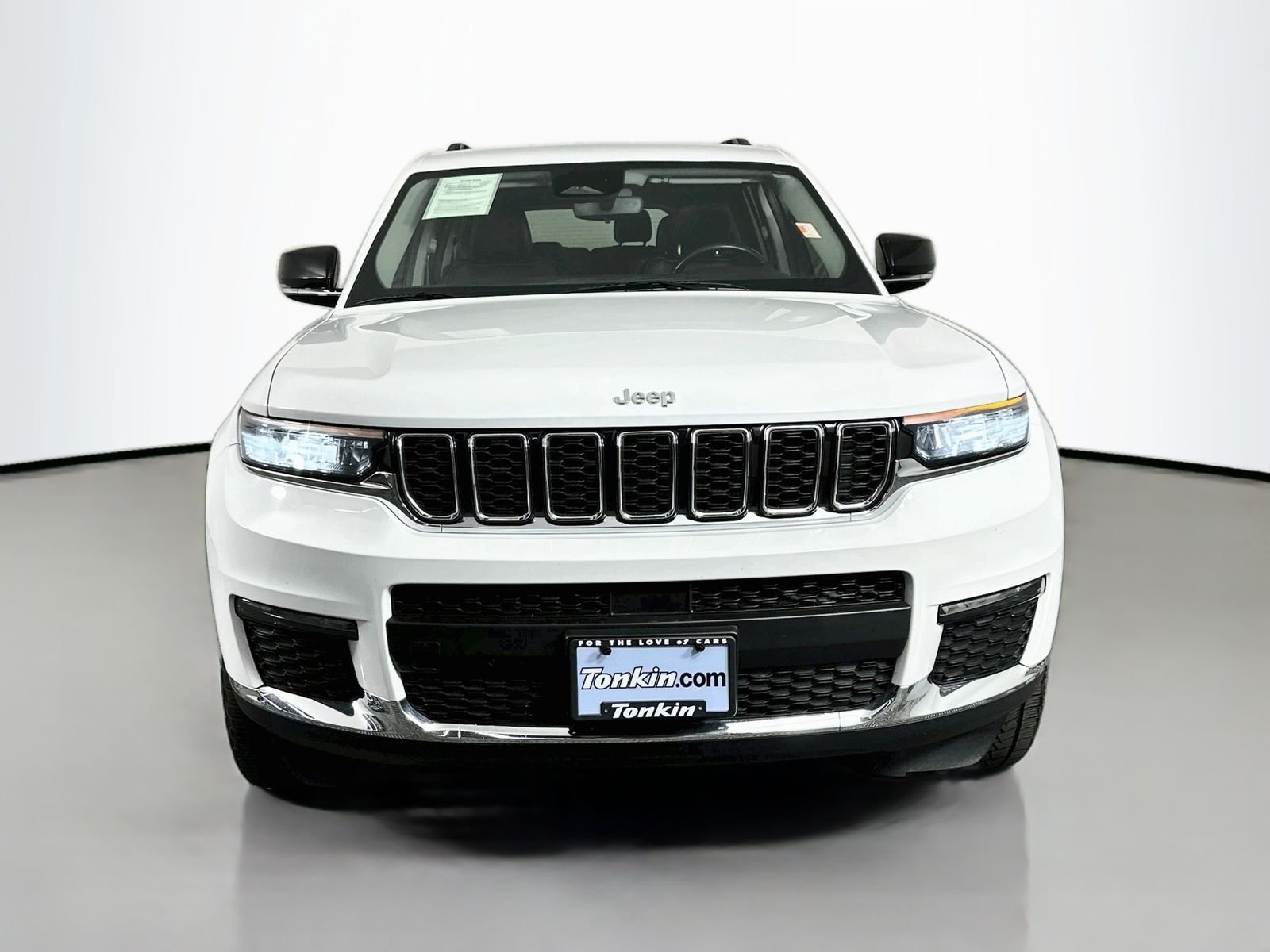 Used 2022 Bright White Clearcoat Jeep Limited image 2