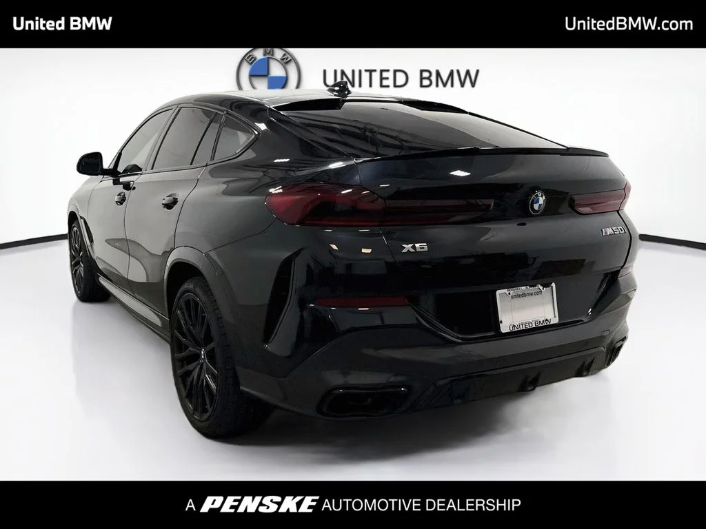 Used 2022 Black Sapphire Metallic BMW M50i image 7