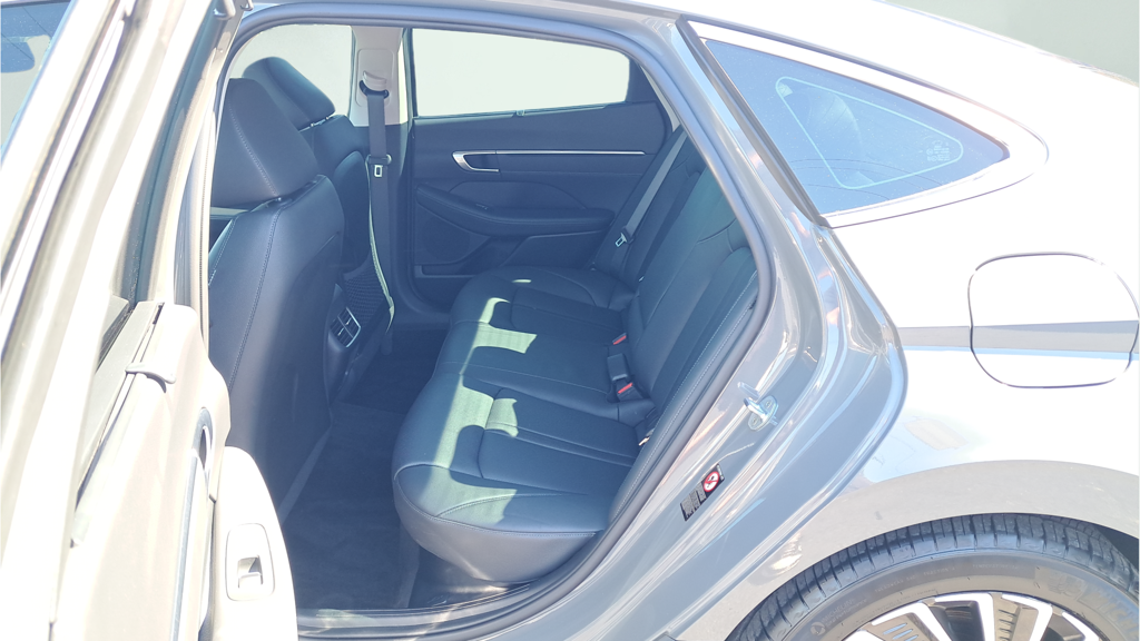Used 2022 Gray Hyundai Limited image 12