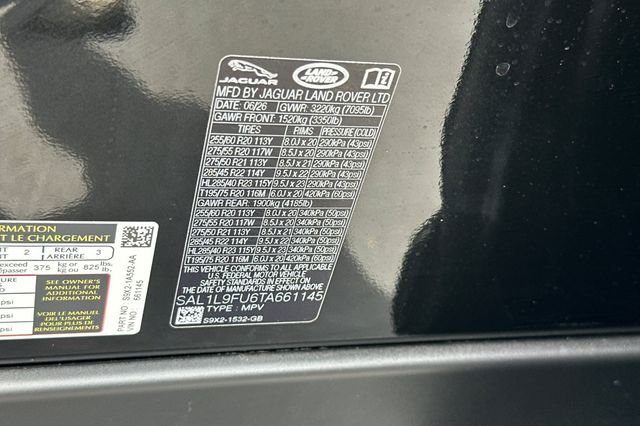 New 2026 Santorini Black Land Rover Dynamic SE image 28