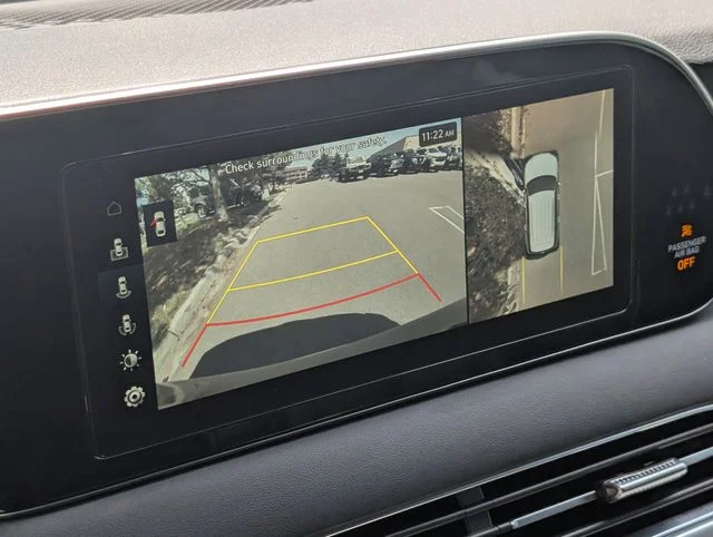 Used 2020 Graphite Hyundai Limited image 18