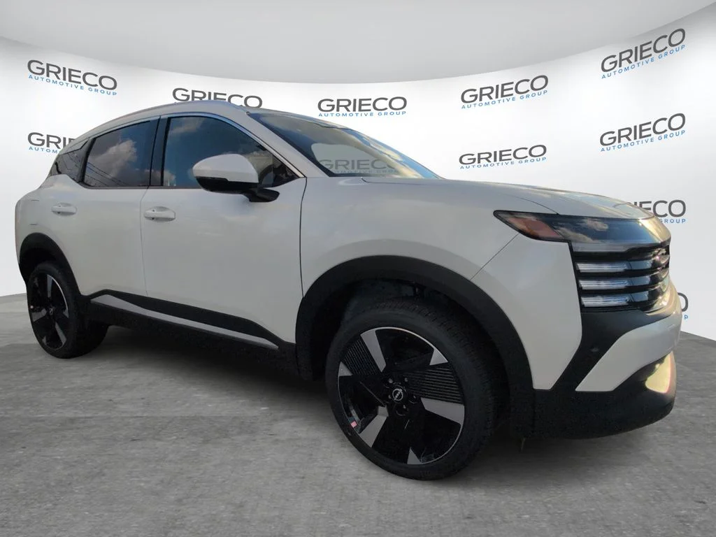 2025 Nissan Kicks 2.0 SR's photo