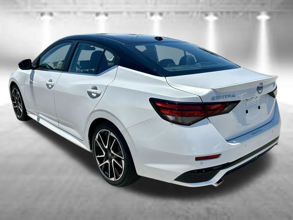 2025 Nissan Sentra SR - Photo 9