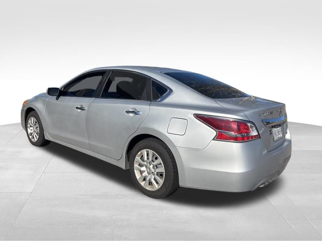 Used 2014 Silver Nissan 2.5 S image 10